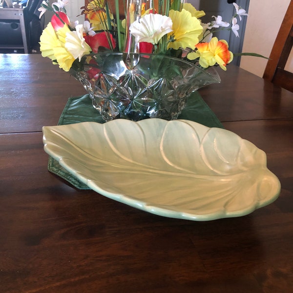 Royal Haeger Pottery Leaf Dish Leaf Shaped Celadon Green Plate Platter 2001