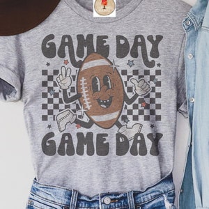 Retro Football Game Day football mom/ football shirt/ sports mom T-shirt/ football T-shirt/ Heather gray