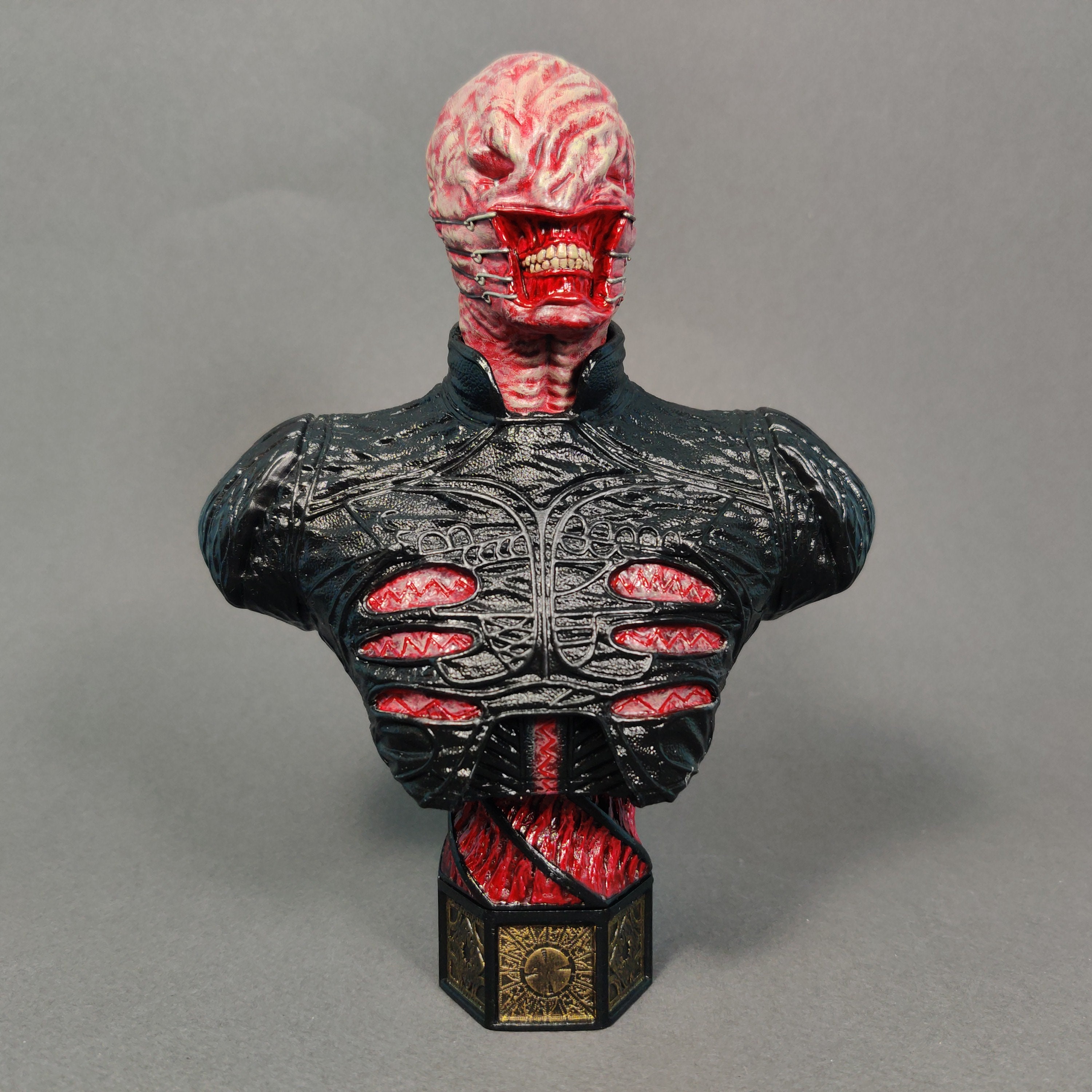 チャタラーのフィギュア像 - ヘルレイザーのコレクターズアイテム