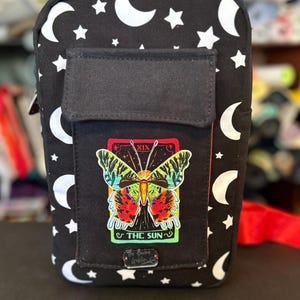 Borsa a tracolla con le carte dei Tarocchi del Sole