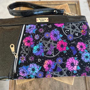 Bolso de mano o cartera con diseño de flores hexagonales