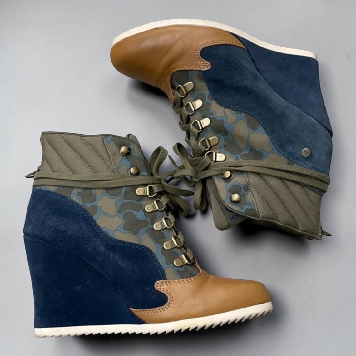 The Reebok Alicia Keys Wedge Sneakers, Foto 2 von 5