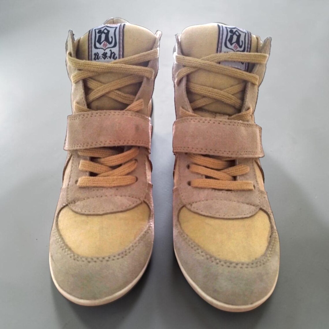 The ASH Wedge Heel Sneakers, foto 2 de 5
