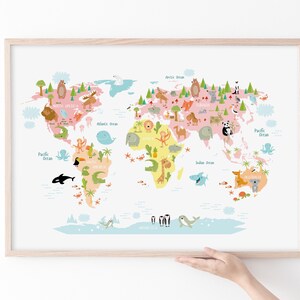 Safari Weltkarte Print | Gerahmter Druck | Kinder Druck | Wohndekor | Kinderzimmer Poster | Mädchenzimmer | Weltkarte | Tierkarte | Safari Karte |