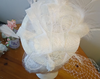 Handmade fascinator available in other colours