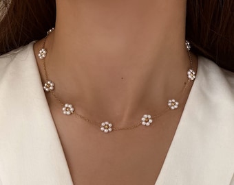 18K Gold Plated Flower Charm Necklace, Pearl Choker Necklace, Pearl Daisy Necklace, Bridesmaids Necklace, Valentine's Day gift for her