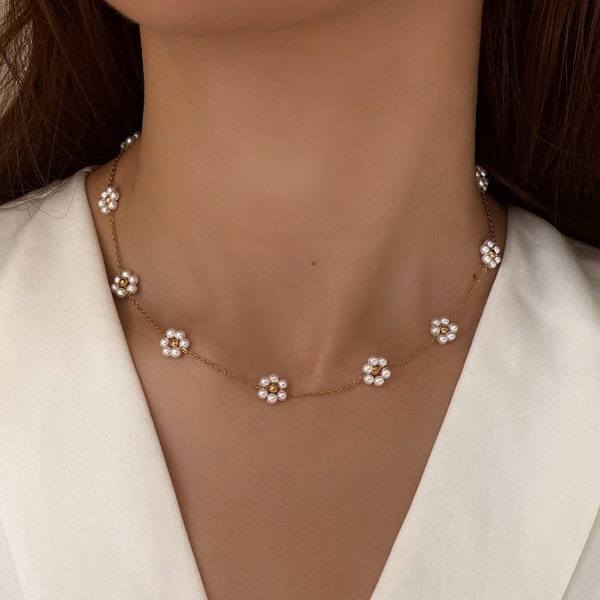 Collier à breloques fleurs en plaqué or 18 carats, collier ras de cou en perles, collier marguerite, collier de demoiselles d'honneur, cadeau de Saint-Valentin pour elle