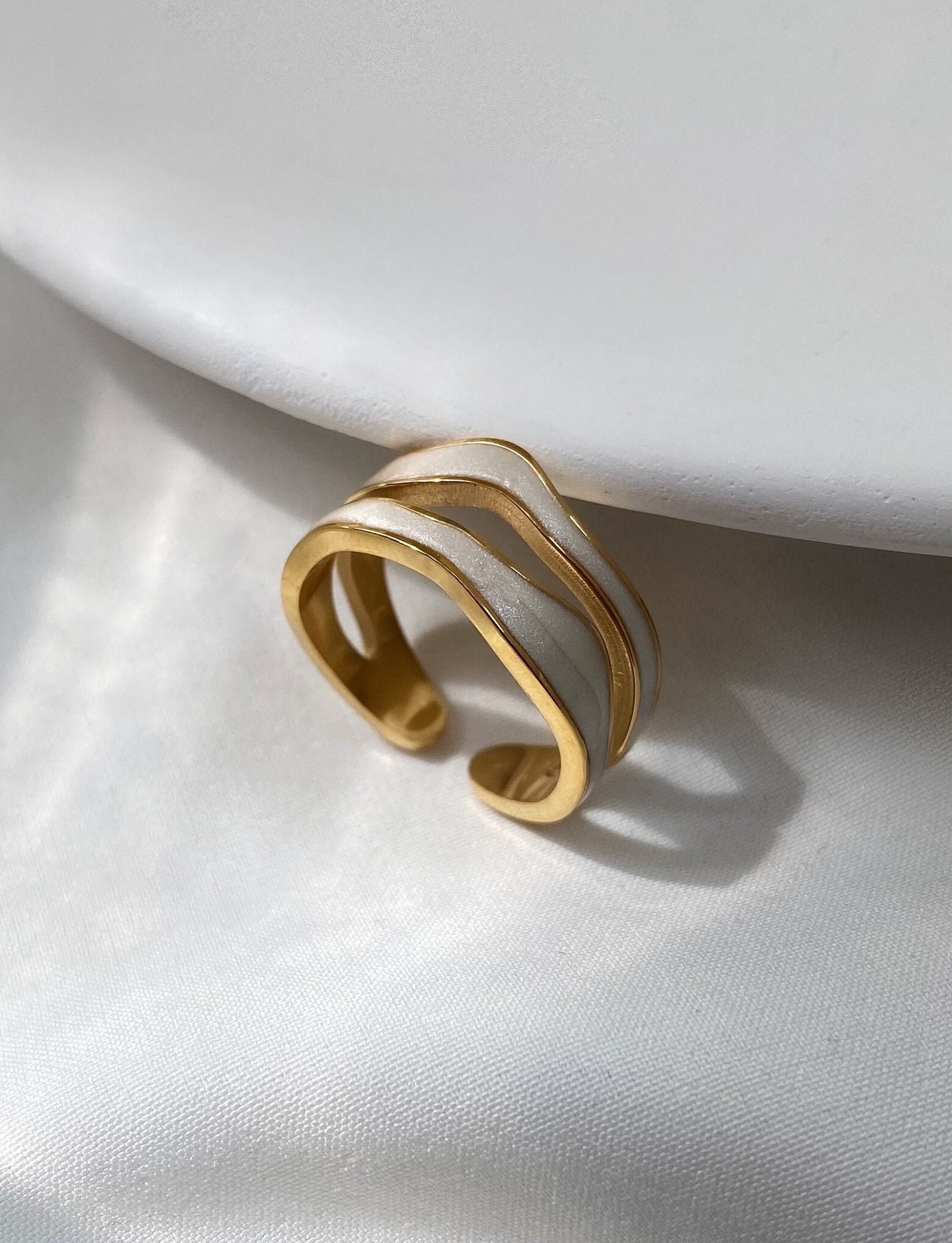 18k Hermes Ring - Etsy 18k Hermes Ring - Etsy
