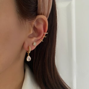 Copy Louis Vuitton Garden Louise Diamond Flower LV Letters Chain Design Hoop  Earrings Gold Hot Sale