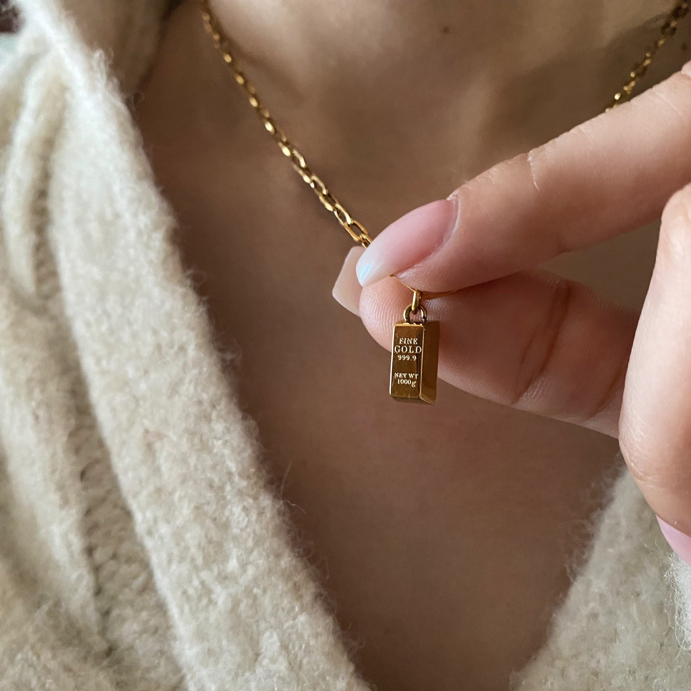 18k gold bar necklace discount