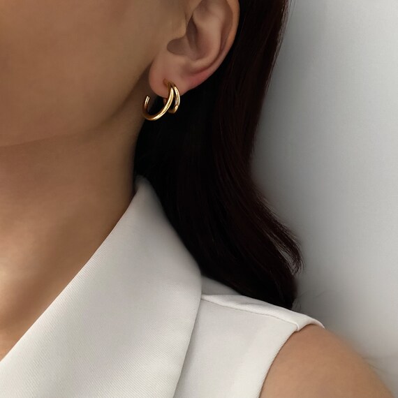 Small double hoop earrings in 18k gold