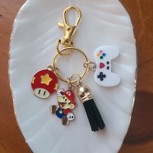 マリオ キーチェーン - ゲーム愛好家 - ゲーマーギフト - マリオチャーム - ゲーマーの誕生日 - マリオチャーム - マリオ愛好家 - マリオカート - ルイージ - ゲームコントローラー