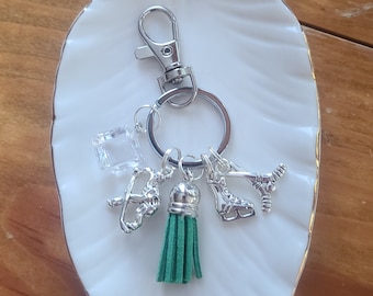 Chaveiro de hóquei no gelo: amuleto para fãs de esportes, presente para mães que gostam de hóquei