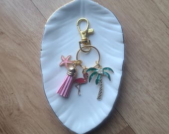 Portachiavi con ciondolo a forma di fenicottero: nappa rosa, stella marina e palma