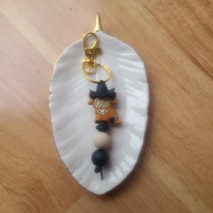 Highland Cow Keychain: Farm Girl Gift, Cowboy Hat Charm