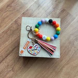 Llavero de pulsera para maestros - Pulsera con cuentas de silicona - Llavero tipo pulsera - Regalo para maestros - Pulsera para maestros - Pulsera con brazalete - Pulsera con lápiz