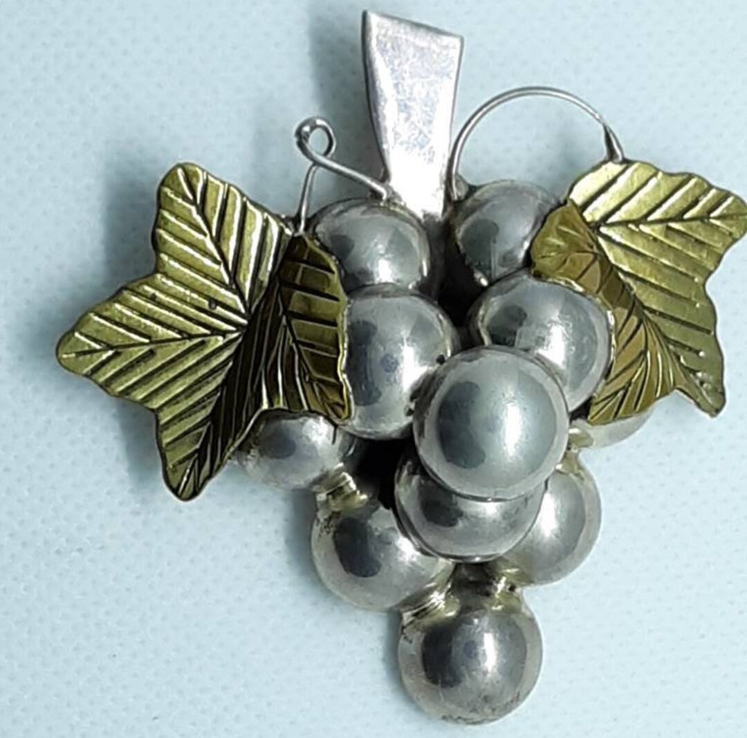 Vintage Sterling Silver 925 Two Tone Grape Bunch Brooch Pin 