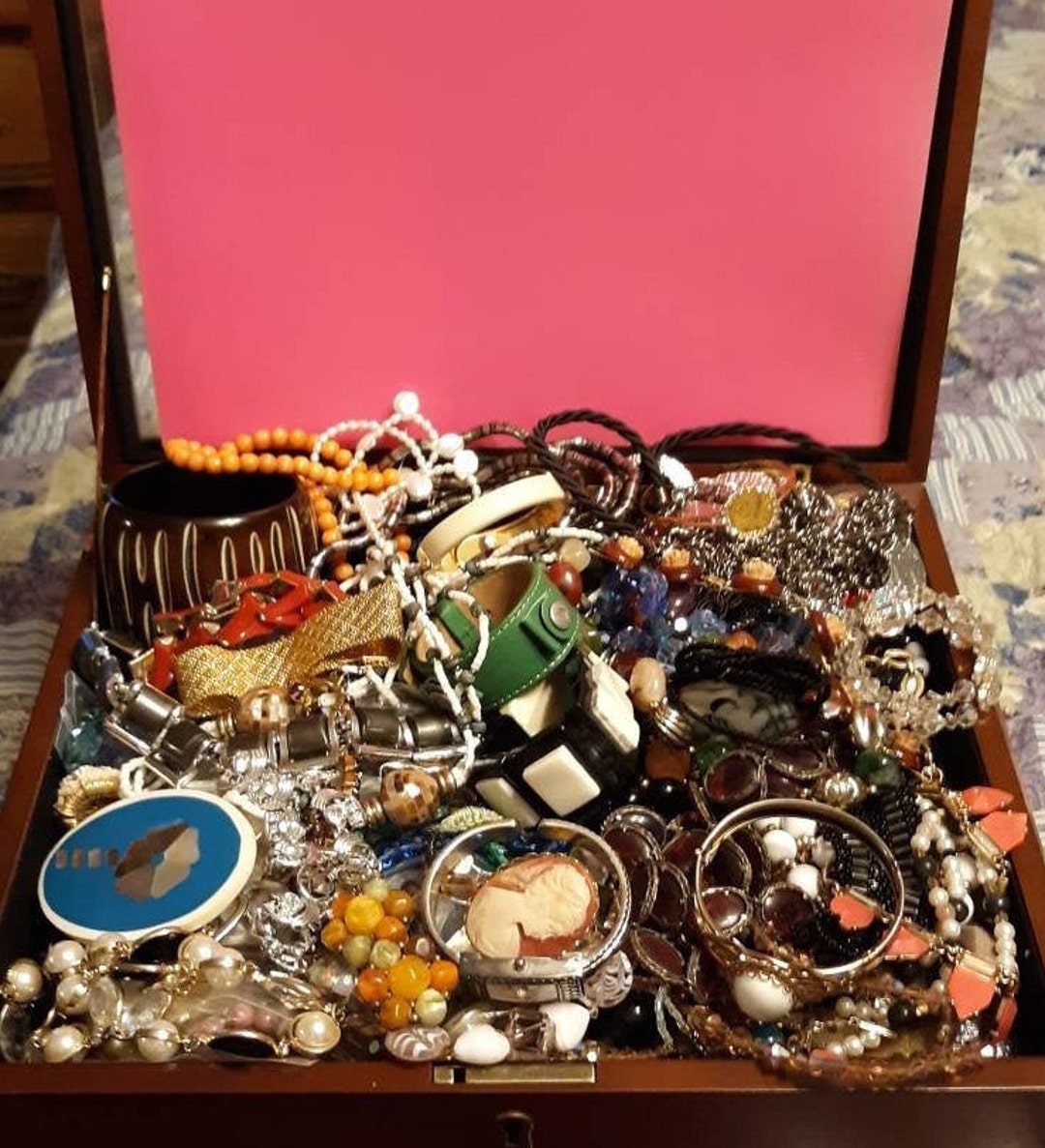 Vintage Costume Jewelry Mystery Lot All Wearable 10 Piece Mixed Style ...