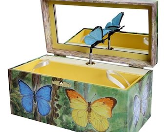Enchantmints Schmetterling Spieluhr Schmuckschatulle für Mädchen - Kinder Schatzkästchen mit drehendem Schmetterling, großem Fach & Spiegel - Geschenk für Mädchen