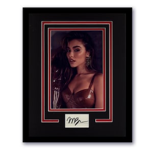 Madison Beer &quot;Silence Between Songs&quot; AUTOGRAPH Signed Framed 11x14 Display