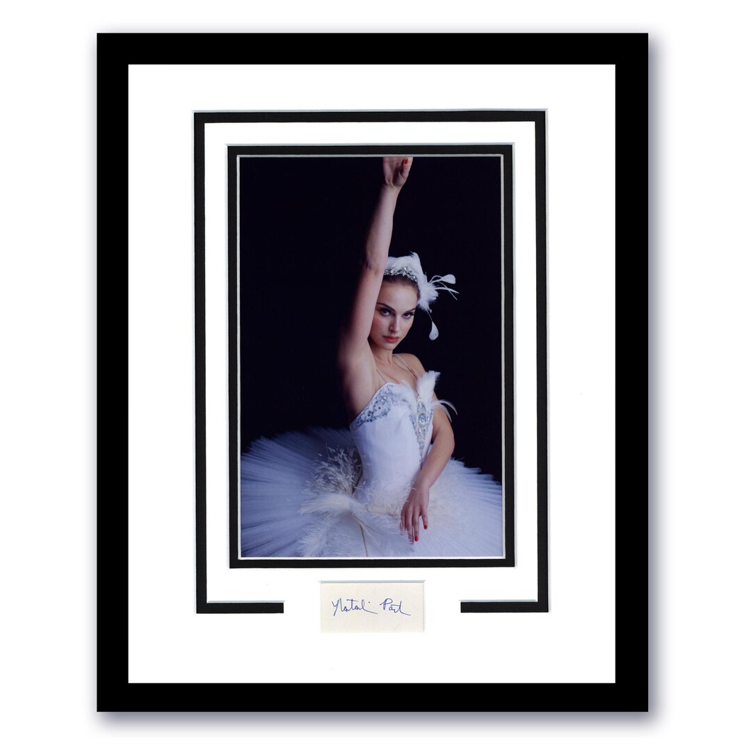 ナタリー・ポートマン直筆サイン入り大型写真…ブラック・スワン ナタリー・ポートマン「ブラック・スワン」直筆サイン入り