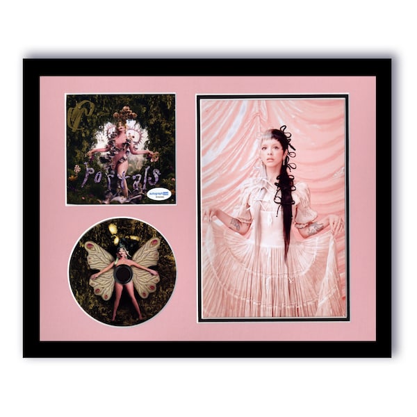 Melanie Martinez « Portals » AUTOGRAPHE Photo signée encadrée 11x14 CD Display B