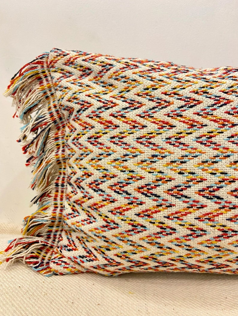 Housse de coussin à franges Boho multicolore Oreillers colorés en zigzag Coussin géométrique lombaire Boho Home Decor Décor dété image 2