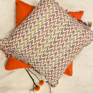 Fodera per cuscino con frange Boho multicolore / Cuscino colorato a zigzag / Cuscino geometrico per tiro lombare / Boho Home Decor / Decorazioni estive / immagine 4