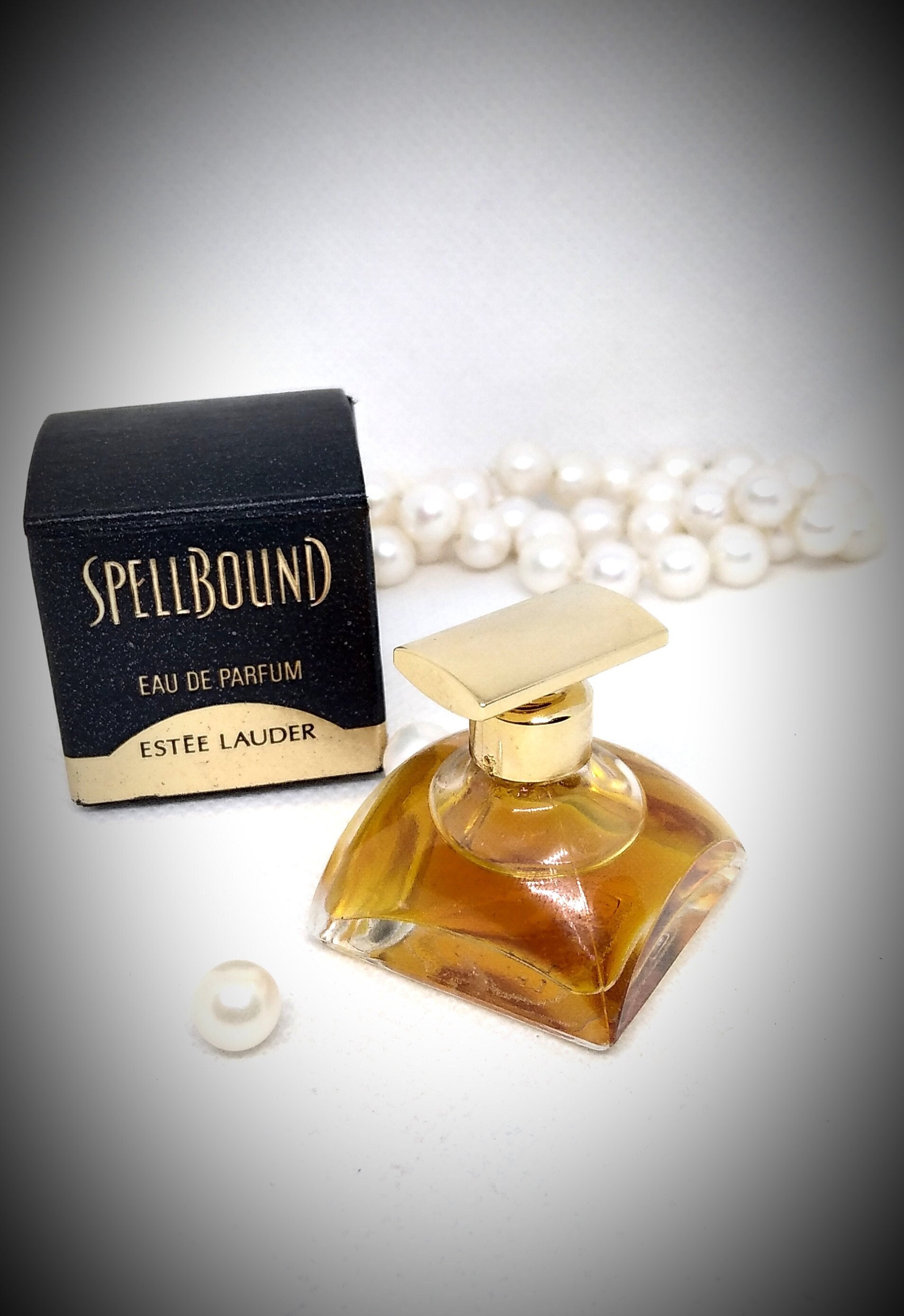 エスティローダー スペルバウンド オードパルファム 50ml