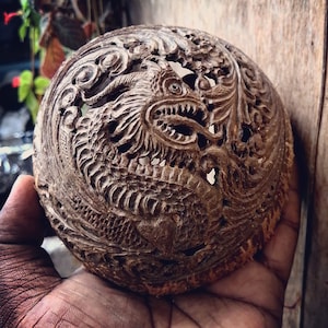 Verbazingwekkende Kokosnoot shell carving Dragon, hand gesneden kantoor aan huis, of zakelijke ruimte decor half kokosnoot shell