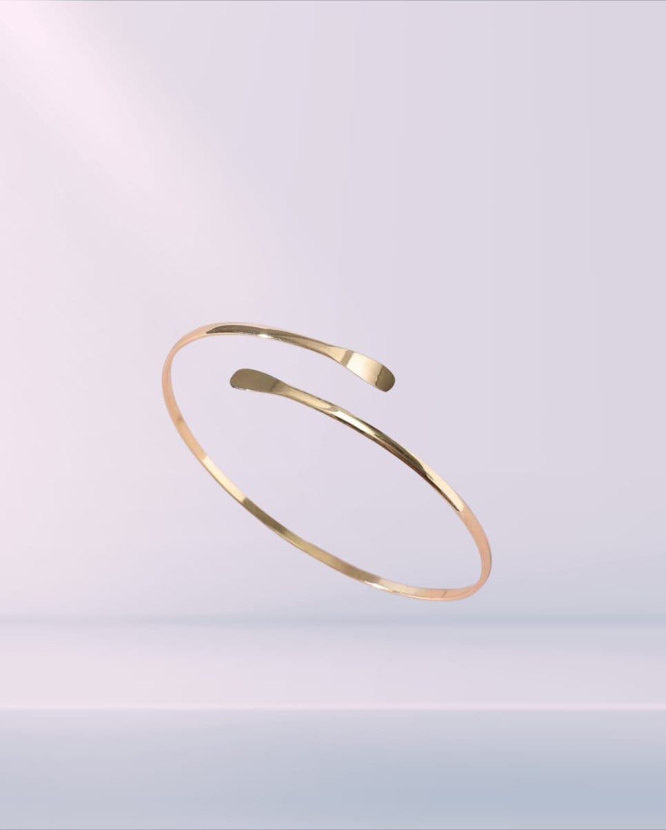 Ameri（アメリ）の「UPPER ARM BANGLE（バングル/リストバンド