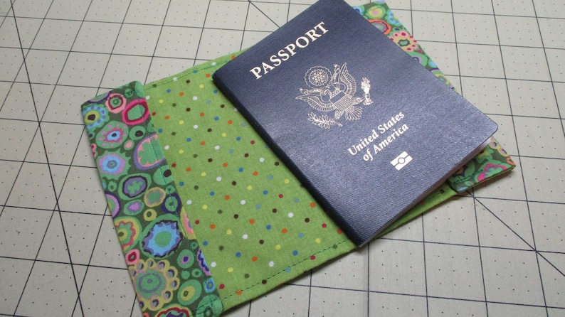 Passport Holder PDF SEWING PATTERN, Digital Download, How to Make a Fabric Passport Cover, Travel Organizer Cloth Case, Easy Tutorial image 4