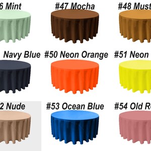 K&ouml;nnte beinhalten: Neun runde Tischdecken in verschiedenen Farben, darunter Mint, Mokka, Senf, Marineblau, Neonorange, Neongelb, Nude, Ozeanblau und Altrosa. Jede Tischdecke ist mit einer Nummer und einem Farbnamen gekennzeichnet.