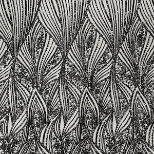 Zwarte paillettenstof: in vier richtingen stretch geborduurd damastgaas, galajurkkant