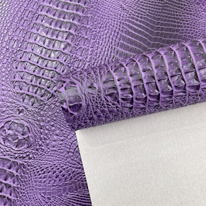Tela de vinilo de imitación de piel de cocodrilo púrpura Z cortada a medida, tela de vinilo de imitación de piel de cocodrilo 3D grande, para bolsos, zapatos y billeteras.