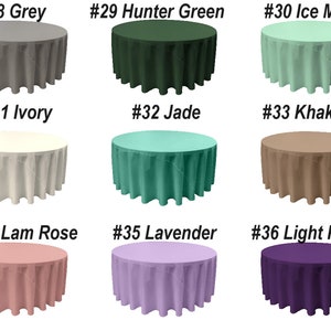 K&ouml;nnte beinhalten: Neun runde Tischdecken in verschiedenen Farben, darunter Grau, Huntergr&uuml;n, Eisminze, Elfenbein, Jade, Khaki, Lammrose, Lavendel und Helllila. Jede Tischdecke ist mit einer Nummer und einem Farbnamen gekennzeichnet.