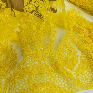 Gelbe Perlenstoff Masse, Blumen sticken und schwere Perlen auf einem Mesh mit Perlen und Pailletten für Braut, Hochzeiten, Abschlussballkleid