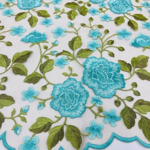 Bordado floral y hojas turquesas en un tejido de encaje de malla, vestido de novia de encaje nupcial floral cortado a medida (Elija un tamaño)