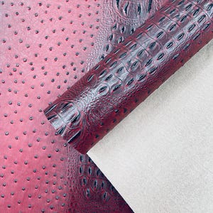 Tela de vinilo con relieve de cocodrilo de avestruz burdeos cortada a medida, tapicería de cuero de vinilo de avestruz de cocodrilo de dos tonos Z, carteras, zapatos y billeteras