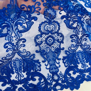 Tessuto di pizzo Royal Blue King, ricamo di fiori con filo con paillettes su un tessuto di pizzo a rete tagliato su misura per abito, abito da sposa-sposa