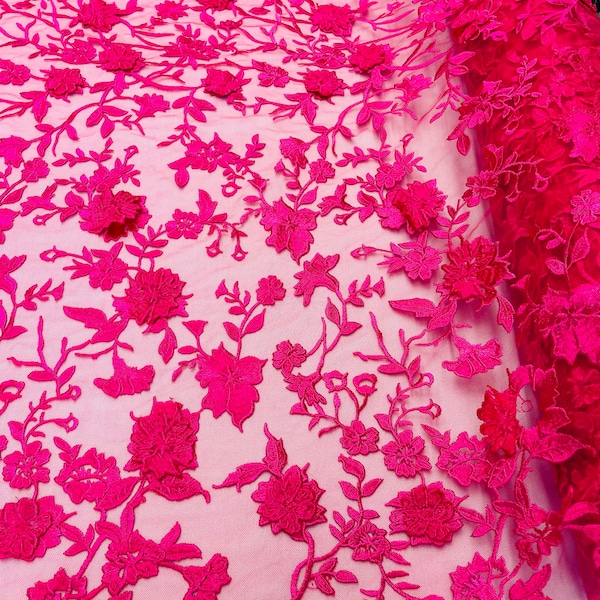 Fuchsia 3D Fleur-Floral et feuilles Broderie sur un tissu de dentelle maille, Robe de mariée florale en dentelle de mariée par cour