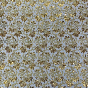 Goud metallic draad bloemdessin, bloem kant pailletten snoer op maat gesneden geborduurd op mesh kant stof, bruids kant trouwjurk