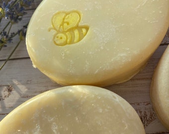 Honey & Tallow Shampoo bar/ Solid shampoo bar/Shiny hair/ Hair wash/ handmade/organic shampoo bar /hair care/grass fed beef tallow shampoo