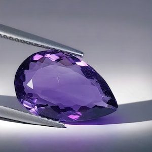 7,37 ct AAA Farbintensiver Lila Amethyst aus Bolivien