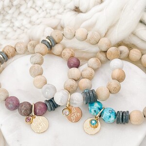 Bracelet extensible avec pierres précieuses et perles ~ diffuseur en bois de soie, effet breloque