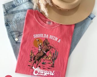Retro Cowgirl Graphic Tee: American Rodeo, Western Vibes