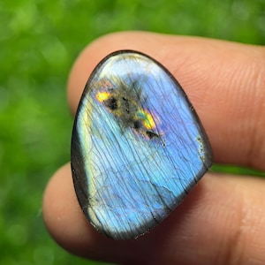 Compre 5 GRATIS, Labradorita de alta calidad, rosa, morado, azul, amarillo y verde, piedra de palma pulida.