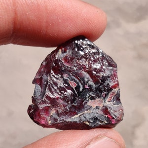 Natural Raw Garnet Crystal - Raw Garnet Stone - Healing Crystal Specimen - Crystal Shop - Classy Raw Pink Red Garnet Rough.