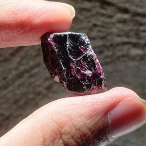 Natural Raw Garnet / Garnet Rough / Raw Crystal / Raw Gemstone Rough / Raw Garnet For Pendant /  Red Pink Garnet / Semi Precious Gemstone.