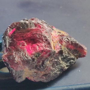 Natural Raw Garnet Crystal - Raw Garnet Stone - Healing Crystal - Crystal Shop - 76.00 Cts